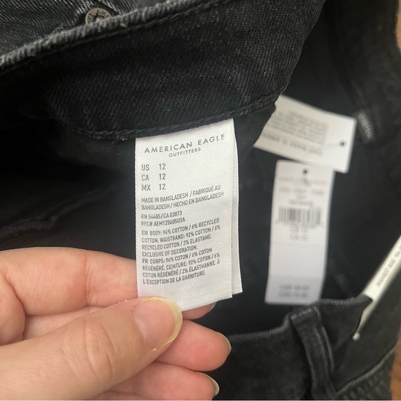 NWT American Eagle Highest Rise 90s Boyfriend Denim Short Black Distressed 12 - Picture 9 of 9